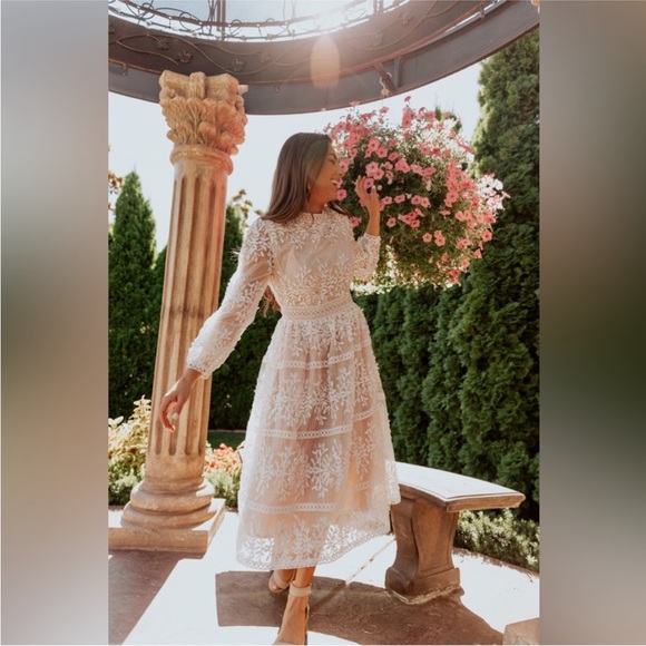 Ivy City Co Sicily Dress - Picture 2 of 6